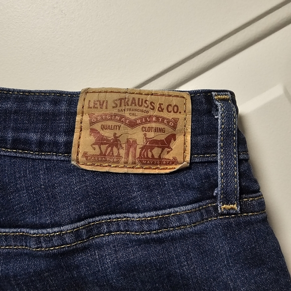 Levi's 721, partially distressed - Picture 3 of 7